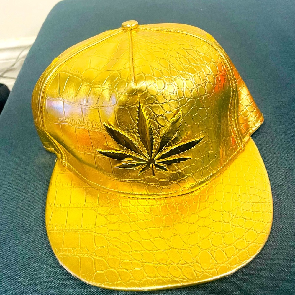 Gold Club Art Cap